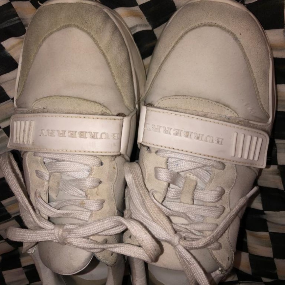 Burberry Vintage White Leather Sneaker Pre-Owned - Picture 3 of 6